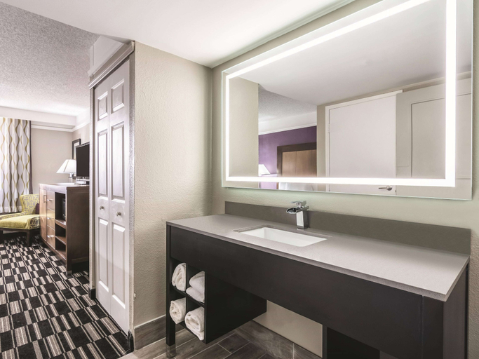 Bathroom 5, La Quinta Inn by Wyndham Jupiter, Palm Beach