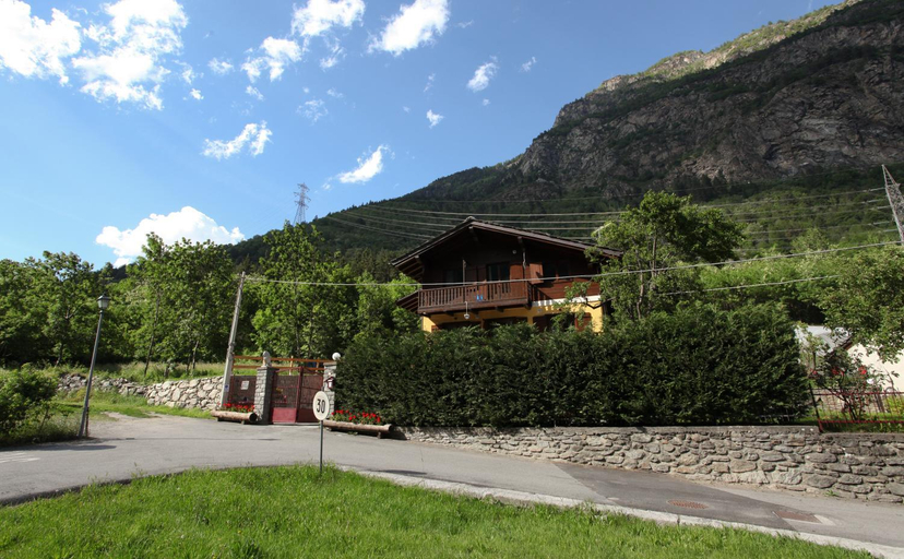 Exterior & Views 2, Maison Le Champ, Aosta
