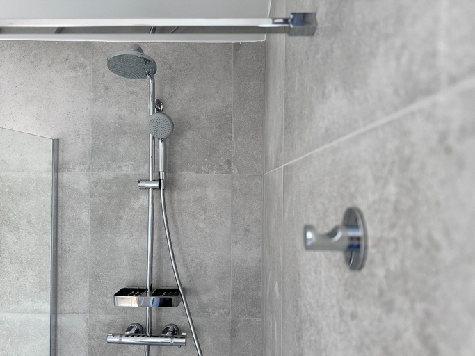 Bathroom 4, Pontcanna Sapphire-Cardiff City Centre, Cardiff