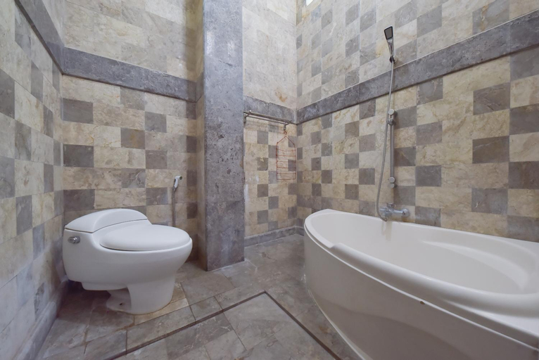 Bathroom 8