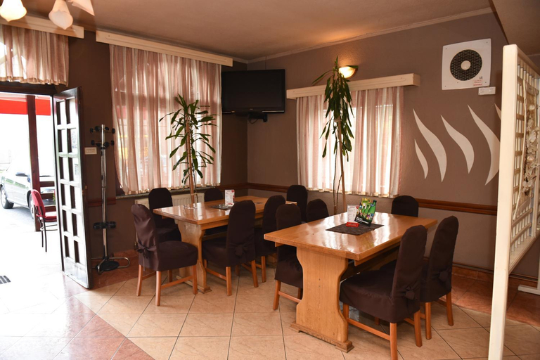 Others 4, Bistro Kristina, Perušić