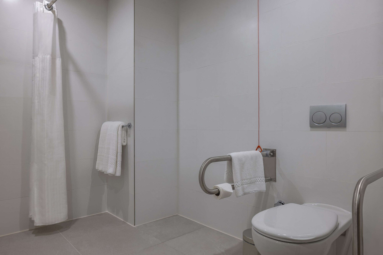 Bathroom 5, Hampton By Hilton Antalya Airport, Antalya