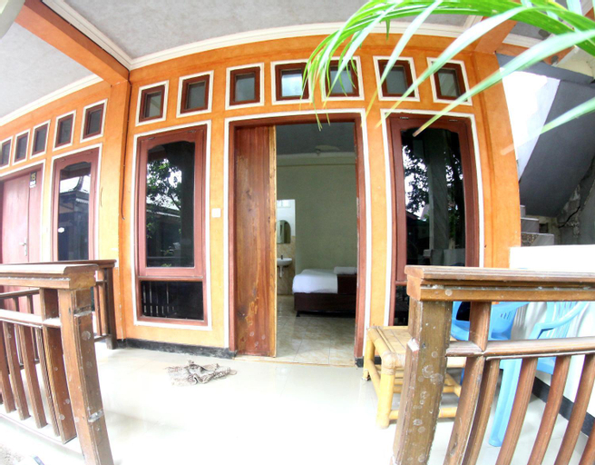 Exterior 8