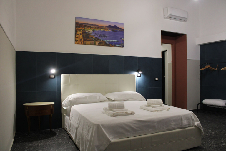 Bedroom 4, La Suite del Centro Storico, Napoli