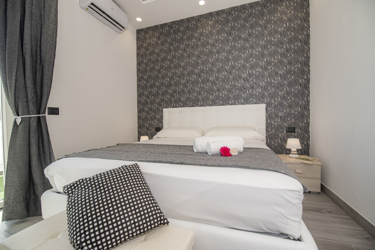 Bedroom 2, LA DOLCE VITA ROOMS, Napoli
