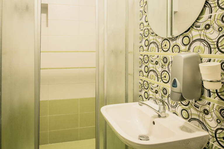Bathroom 3, Charles Bridge Hostel & Apartments, Praha 1