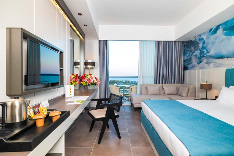 Bedroom 2, Crystal Centro Pearl Collection, Antalya