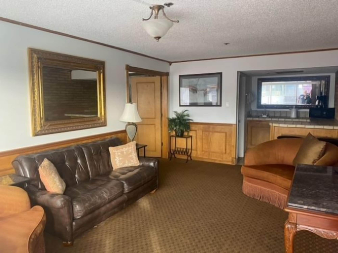Others 4, The District Hotel Club and Resorts, Oklahoma