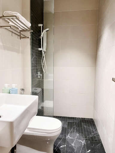 Bathroom 4, Beacon Executive Suite Penang, Penang Island