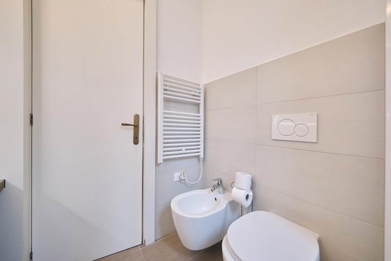 Bathroom 3, Front Lake Apartment Bardolino, Verona