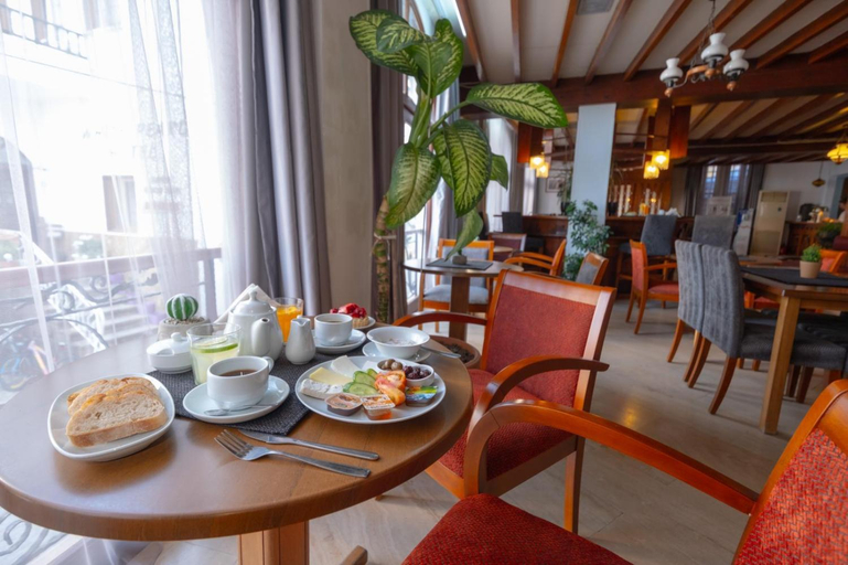 Food & Drinks 5, Kyrenia British Harbour Hotel