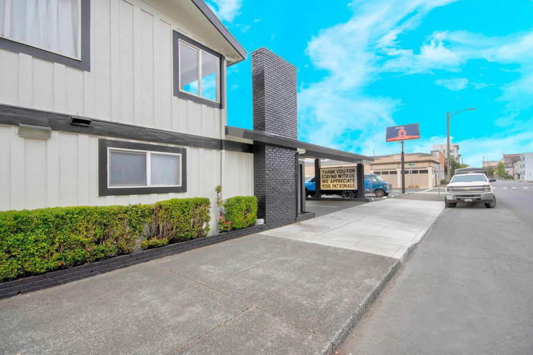 Exterior & Views, Studio 6 Eureka, CA – Old Town, Humboldt