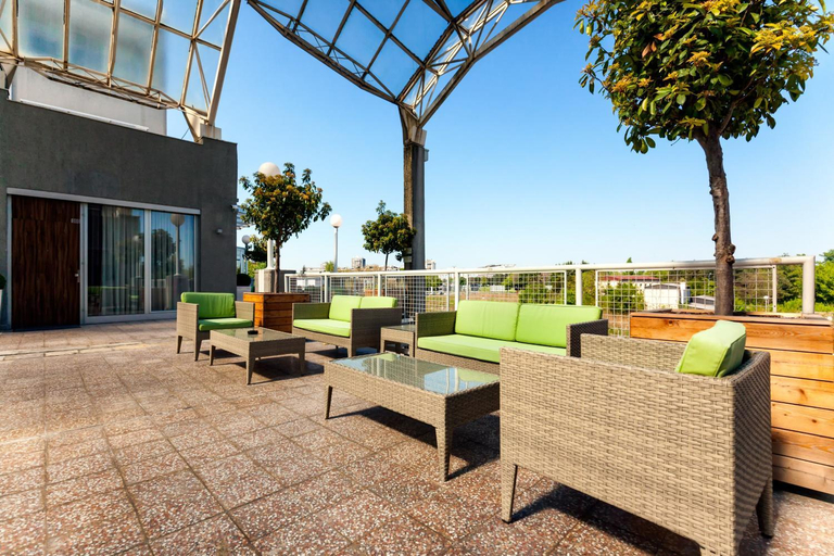 Food & Drinks 5, Adresa Hotel, Belgrade