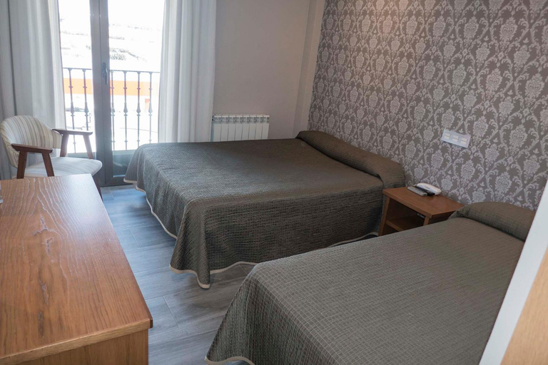 Bedroom 2, Hotel Simancas, Valladolid