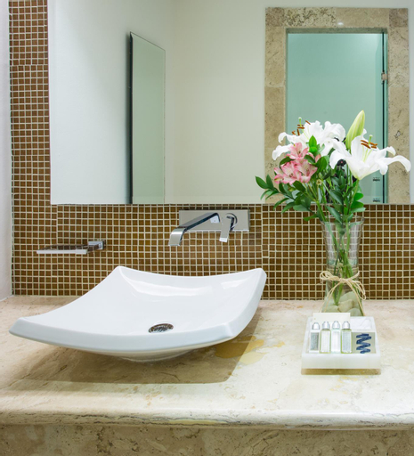 Bathroom 16