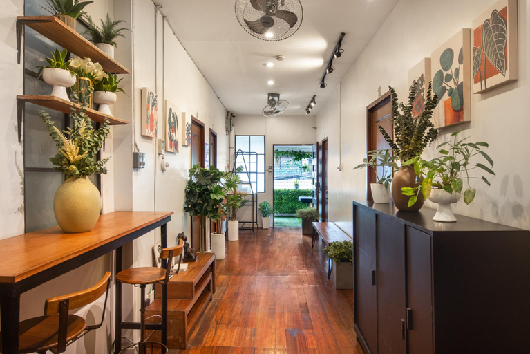 Others 5, Private Room 06 - Poblacion Makati House, Makati City