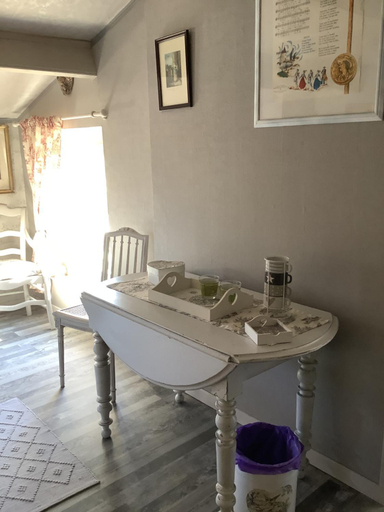 Others 5, le lutin sur le toit, Vaucluse