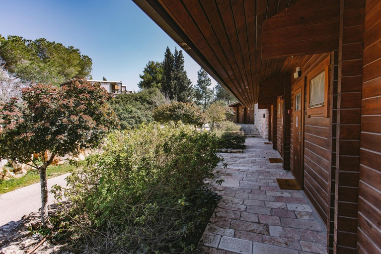Others 5, Logos hotel in Yad Hashmona