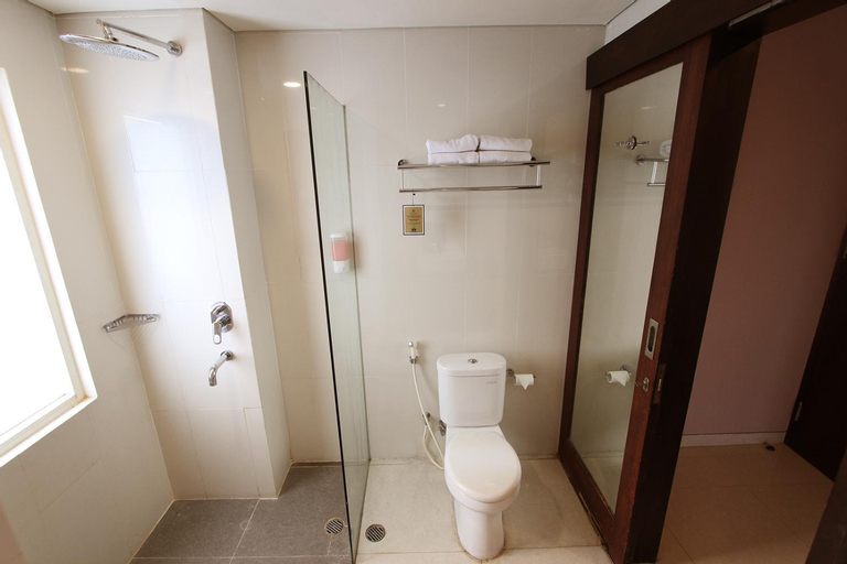 Bathroom 8