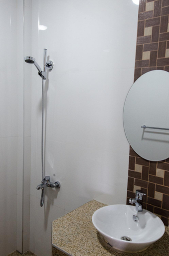 Bathroom 3, Villa De Pico Highland Beach Resort, Puerto Galera