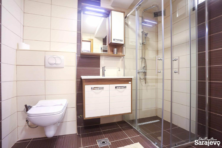Bathroom 3, Pansion River, Sarajevo