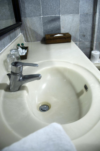 Bathroom 15