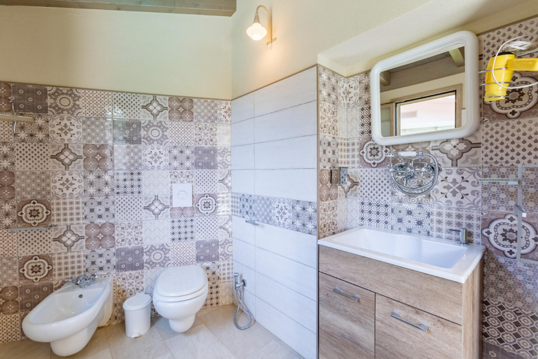 Bathroom 4, Villa Rachele private pool, Carbonia-Iglesias