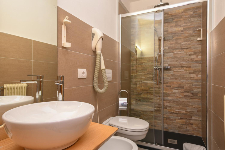 Bathroom 4, Bepy Hotel Garni, Trento