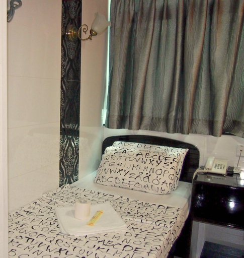 Bedroom 4, Traveller's Hostel (Hong Kong International), Kowloon