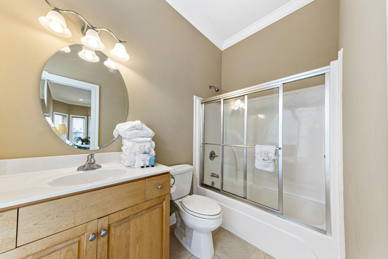 Bathroom 2, Krusty Crab, Baldwin