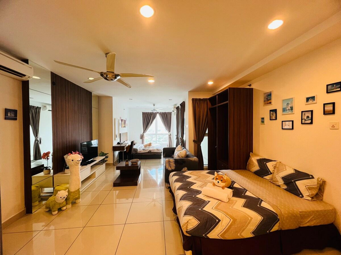 Bedroom 2, Mansion One by PerfectSweetHome, Penang Island