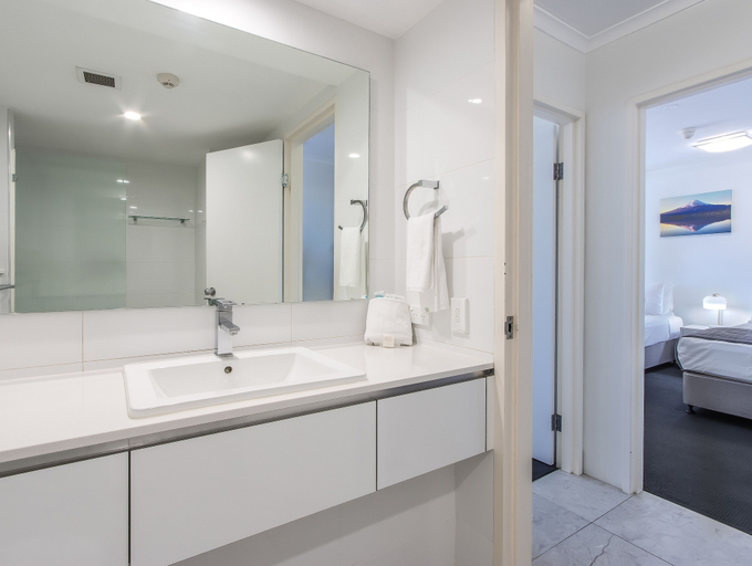 Bathroom 4, Neptune Resort, Gold Coast