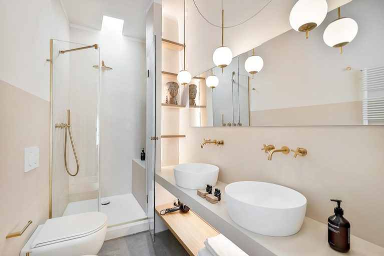 Bathroom 14