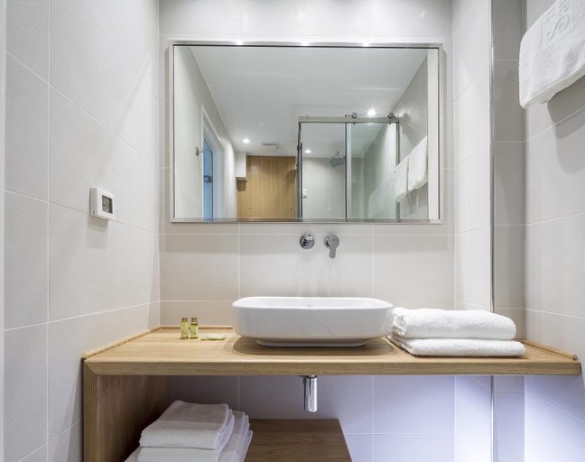Bathroom 5, Santellini Hotel, South Aegean
