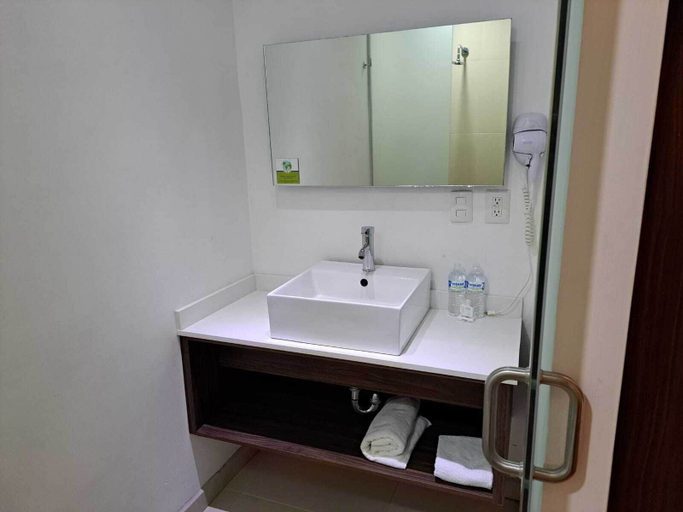 Bathroom 4, El Hotel Business Class – Zamora Centro, Zamora