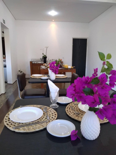 Food & Drinks, Feliccita Pousada, Extrema