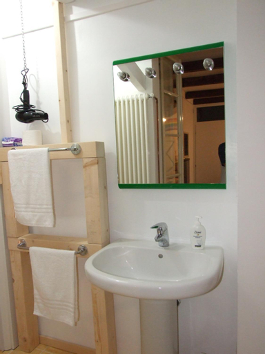 Bathroom 4