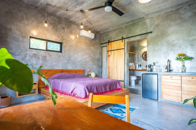 Bedroom 3, Casa Monika Vista Suit, Dist. Pochutla