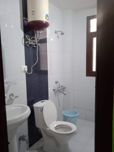 Bathroom, Green Forest View, Shimla