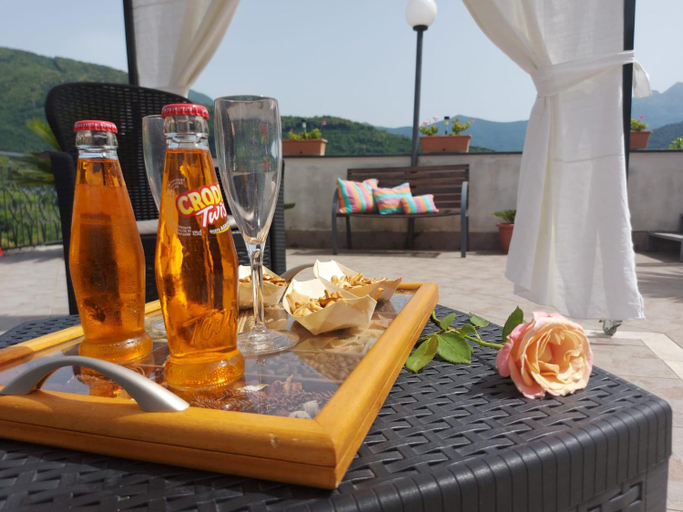Food & Drinks 5, B&B L'Abbraccio, Napoli