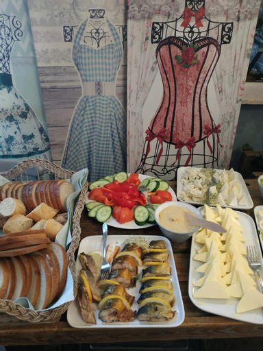 Food & Drinks 1