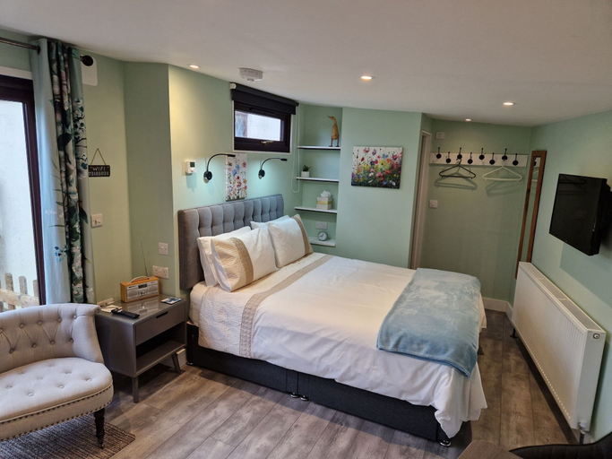 Bedroom 2, The Cedars, Cornwall