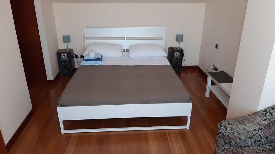 Others 4, B&B Paradiso, Ancona