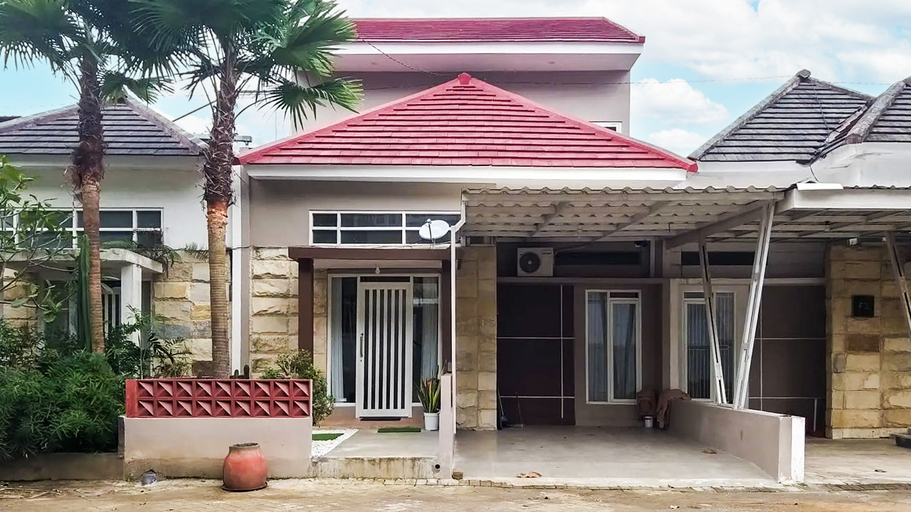 Exterior & Views 2, Villa Arizdy with private pool Batu - Malang, Malang