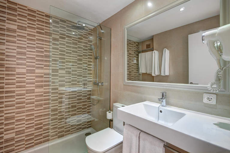 Bathroom 4, Hotel Cala d’Or Playa, Baleares