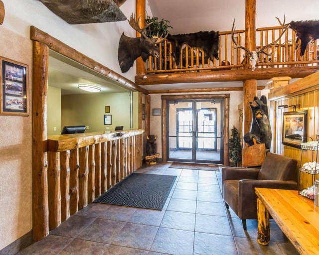 Public Area 2, The Antler Lodge - Gardiner, Park