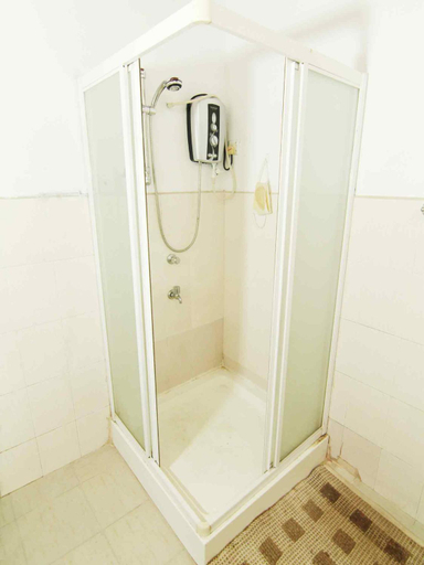 Bathroom 3, 2in1 Kandy Hostel Homestay, K.F.G. & G. Korale