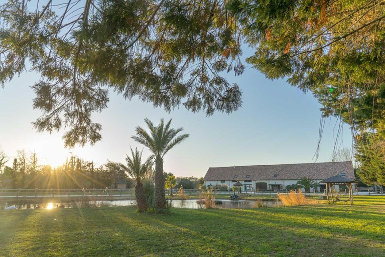 Others 3, Abri Cosy - Suite Romantique en Camargue, Gard