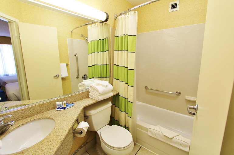 Bathroom 4, Baymont by Wyndham Flagstaff, Coconino