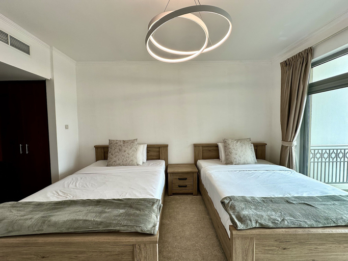 Room 2, Lux BnB I Una Tower I Lakes View, Dubai
